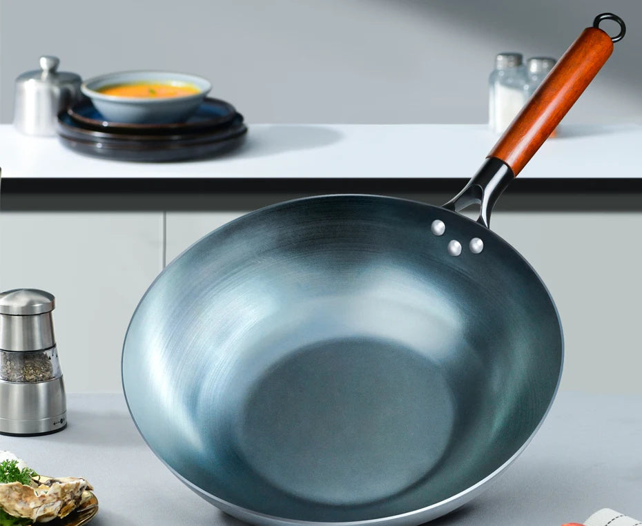 Seasoning Iron Woks,30/32/34cm Wok with Wooden Handle Frying Pan Kitchen Cookware For Electric,Induction Electric and Gas Stoves