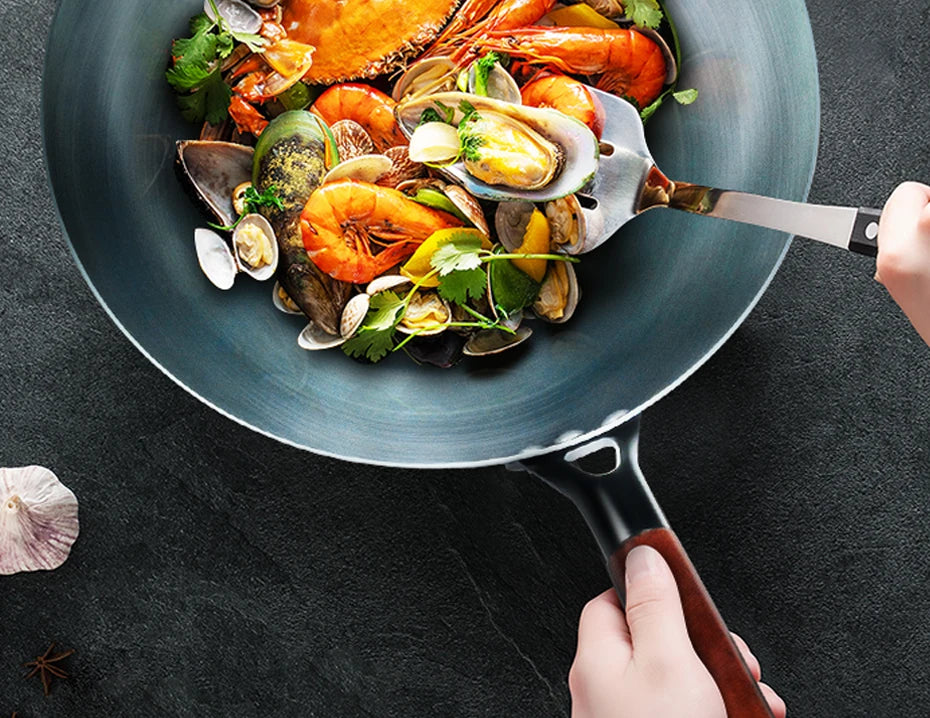 Seasoning Iron Woks,30/32/34cm Wok with Wooden Handle Frying Pan Kitchen Cookware For Electric,Induction Electric and Gas Stoves